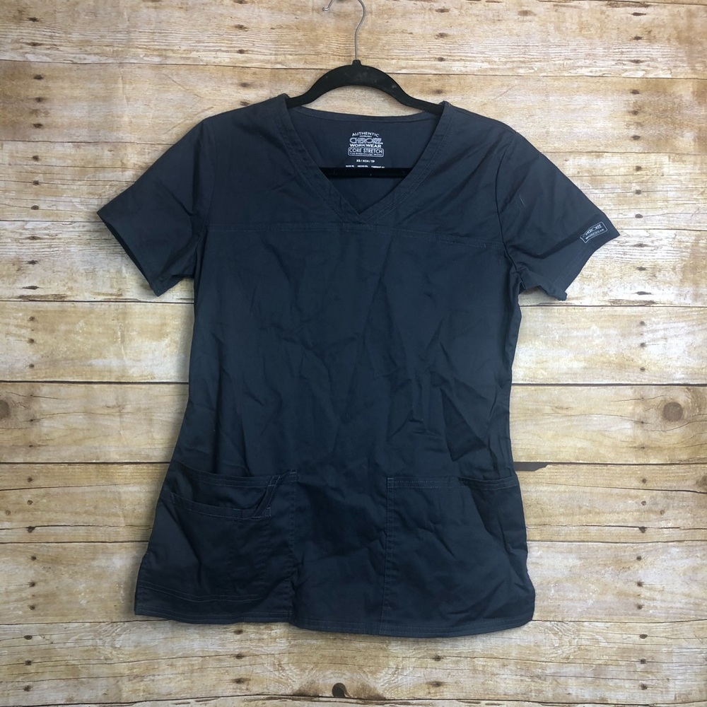 Cherokee scrub top 🛍